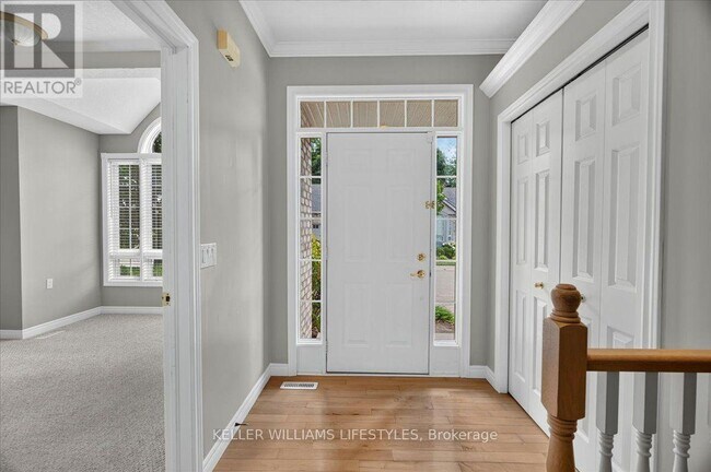 Photo - 1574 Richmond St