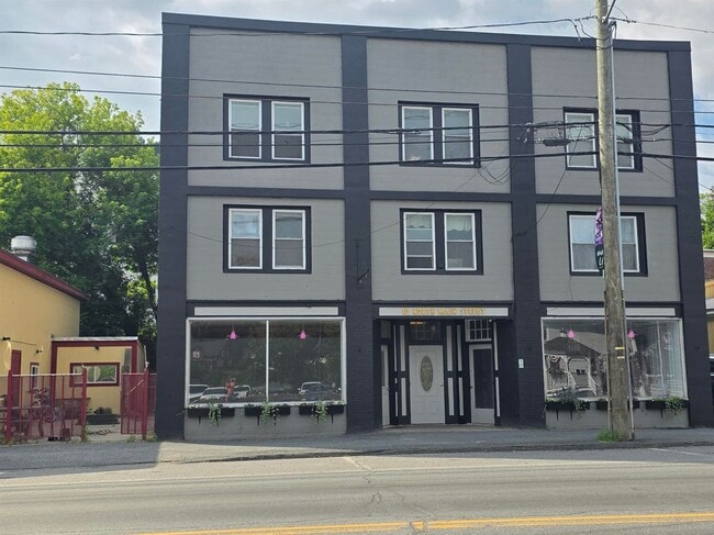 Building Photo - 10 N Main St Unit 2