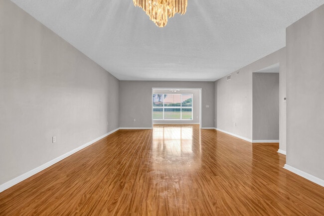 Photo - 5952 Regal Glen Dr Unit 103
