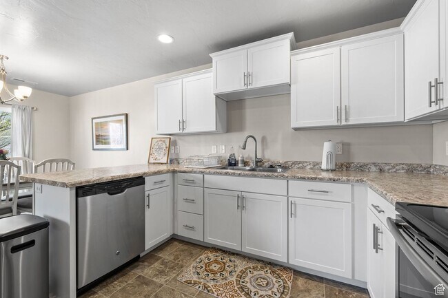 Photo - 3 Bedroom Townhome  in Pleasant Grove for Rent!