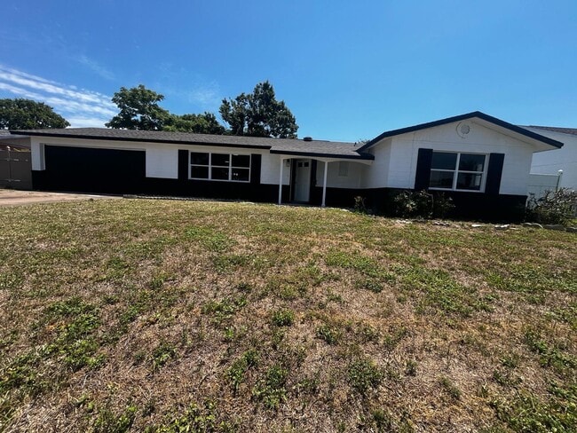 Building Photo - 1409 Cadillac Dr