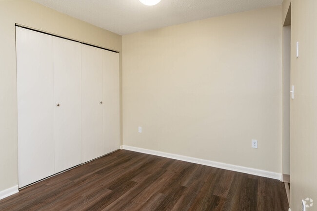 1BR, 1BA - 684SF - Dining Room