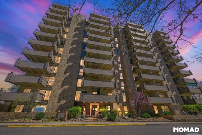 Photo - 700 N Washington St