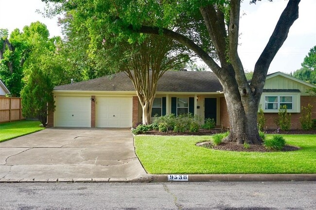 Photo - 9538 Meadowglen Ln
