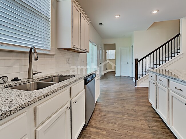 Photo - 107 Parkside Blvd