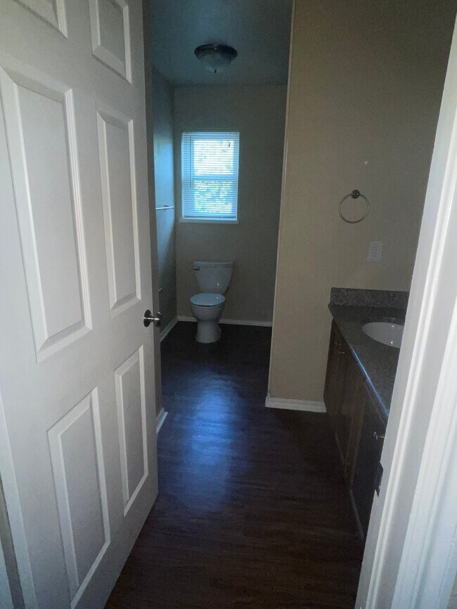 Photo - 417 NW 22nd St Unit Apt B