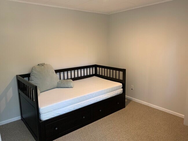 Photo - 152 The Valley Rd