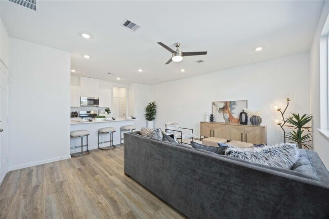 Photo - 5930 Manning Oaks St