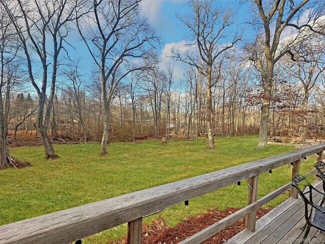12 Dogwood Ln