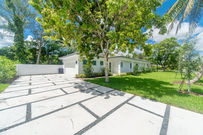 Photo - 4405 SW 64th Ct