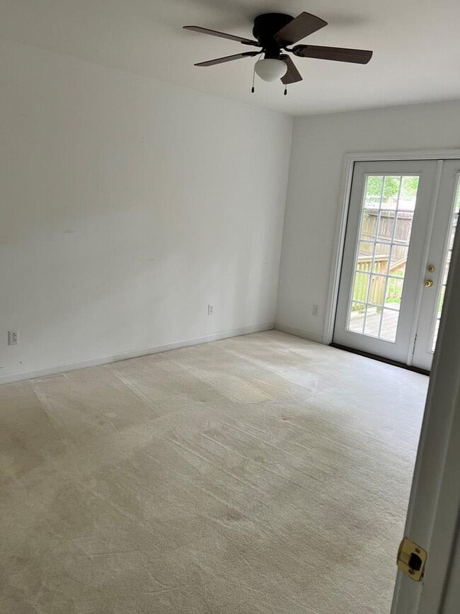 Photo - 2415 Stonewood Dr