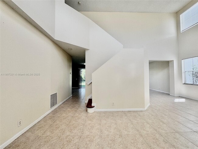 Photo - 4383 Laurel Ridge Cir