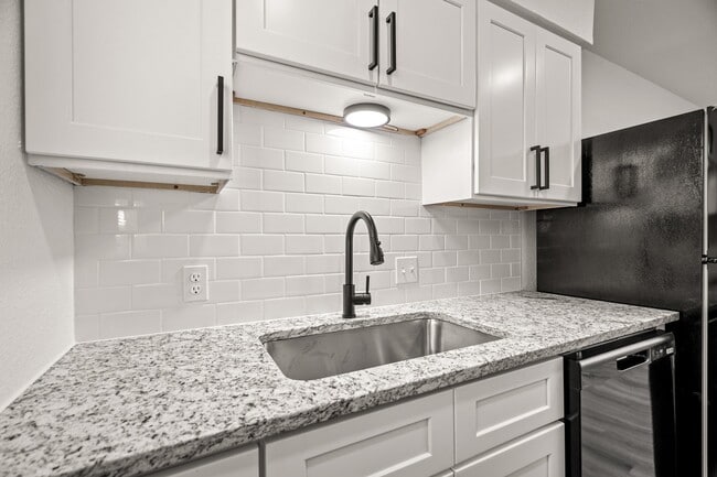 Photo - 125 13th St SE Unit 200
