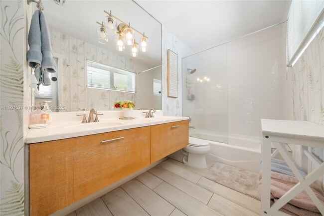 Photo - 341 Island Dr