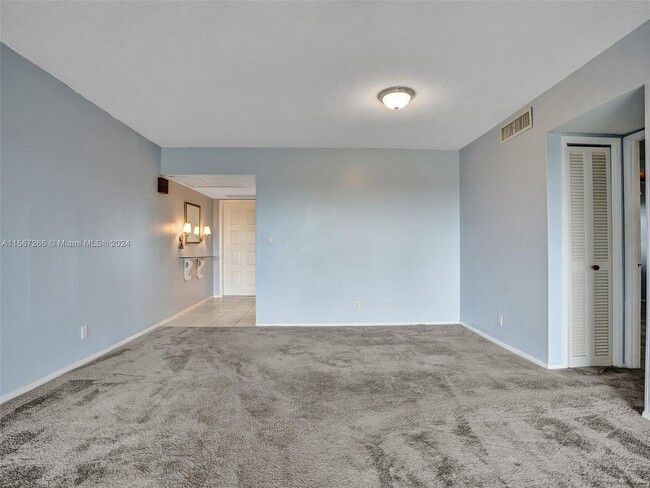 Photo - 3050 N Palm Aire Dr Condo Unit 708