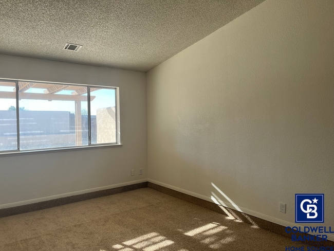 Photo - 4 Bedrooms 2 Bathroom home available in Victorville!!