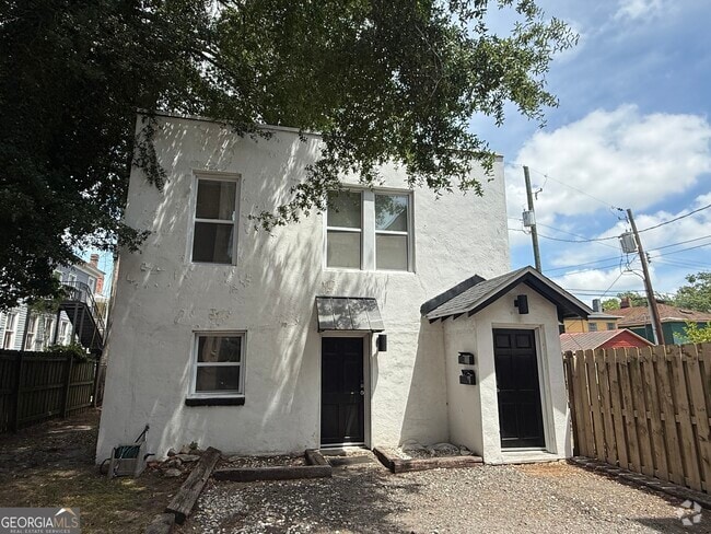 Building Photo - 508 E Henry St Rental