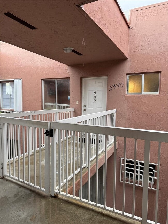 Building Photo - 2390 W 74th St Unit 202