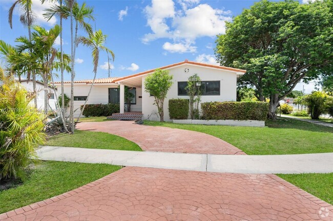 Building Photo - 1921 SW 84th Ct Rental