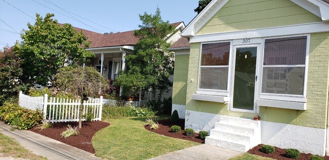 Photo - 307 Helm St