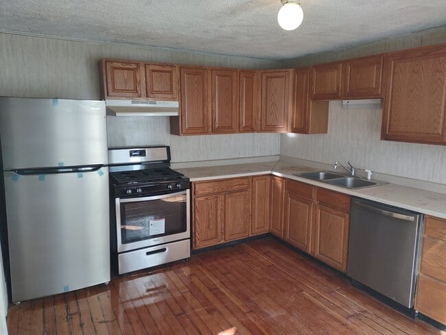 Building Photo - 16 Kilby St Unit 3