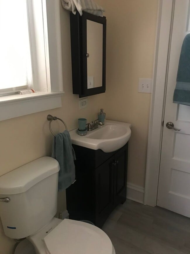 Photo - 2830 Monument Ave Unidad #2