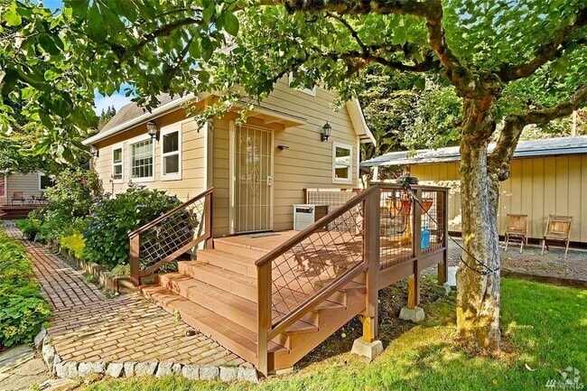 Building Photo - 220 174th St SW Rental