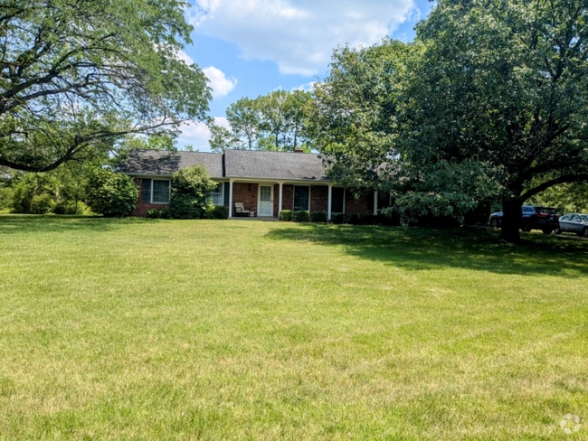 Building Photo - 8025 Gordon Dr Rental