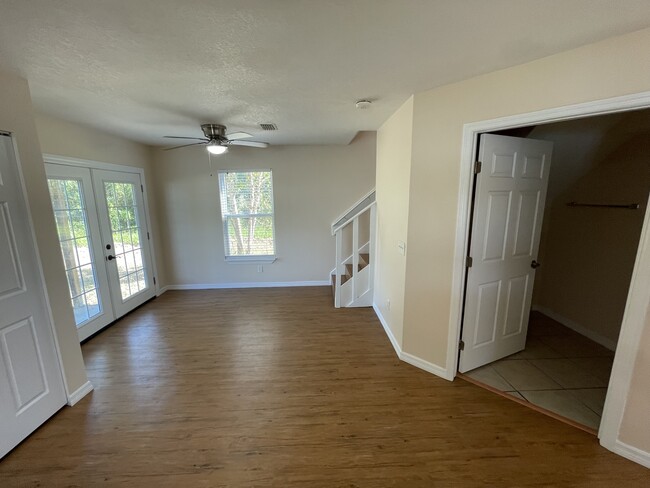 Photo - 820 Ervin St