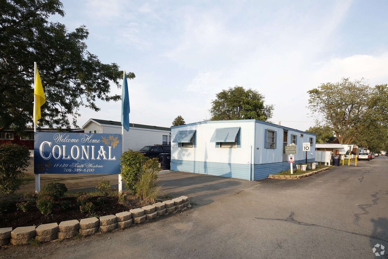 Colonial Estates - Colonial Estates Apartments