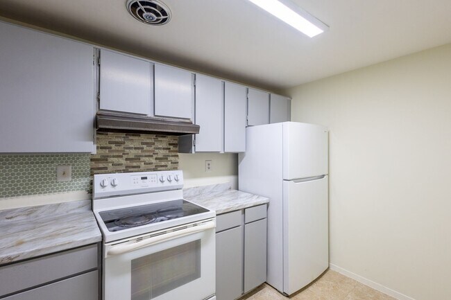 Photo - Lovely 3 BR/1.5 BA EOG Townhome in Montgomery Village!