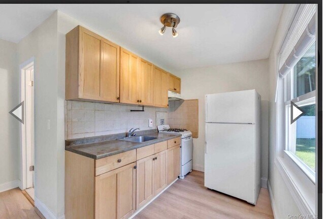22 Wagon Ln E Unit Back apartment