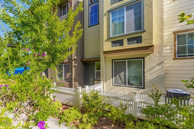 Photo - 226 Peppermint Tree Terrace Townhome