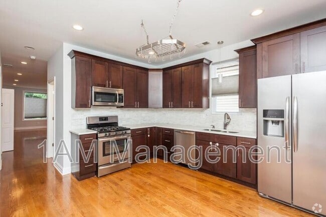 Building Photo - 3242 N Ridgeway Ave Rental