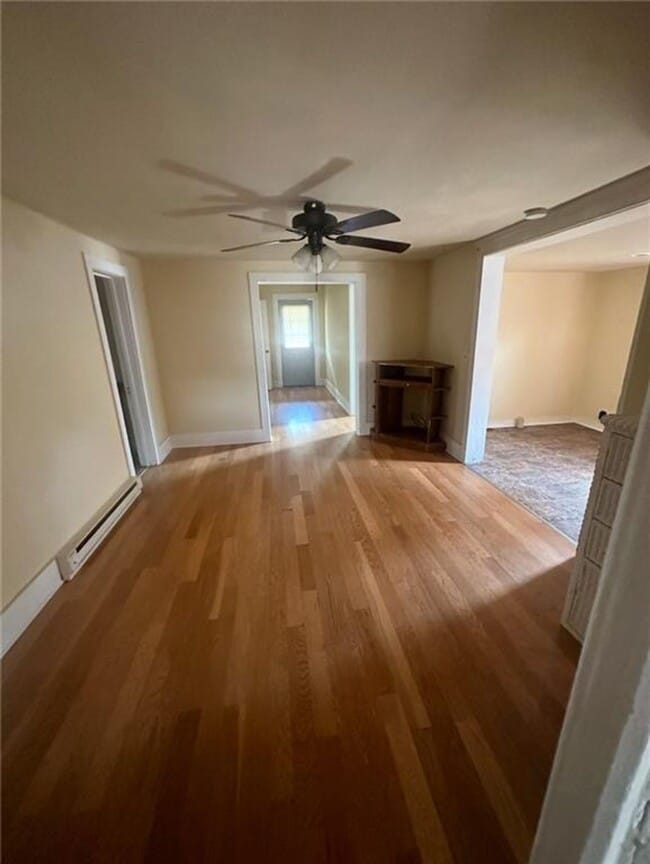 Photo - 328 6th St W