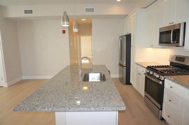 Photo - 99 Moody St Unit #6