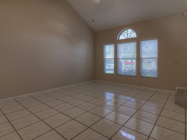 Photo - 2066 Inge Ct