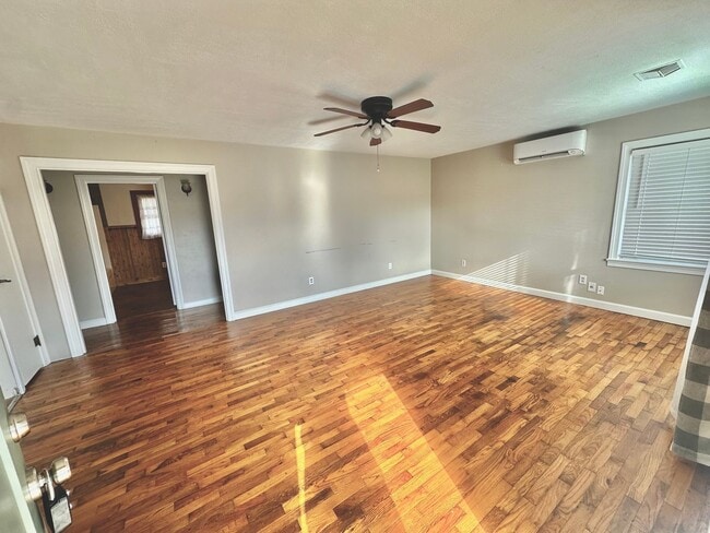 Photo - 3 bed 1.5 bath in Benton