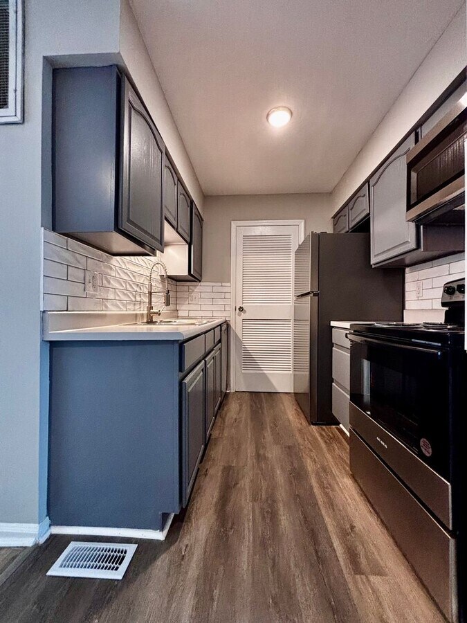 Photo - 3097-3107 Silver Rock Avenue