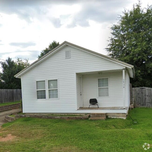 Building Photo - 1712 10th St E Rental