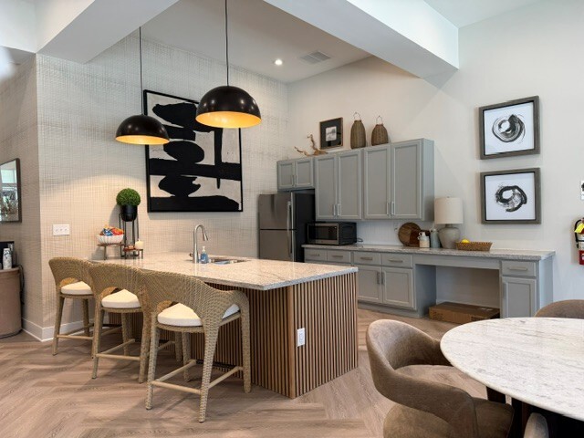 Cocina de la casa club - Silver Station Apartment Homes