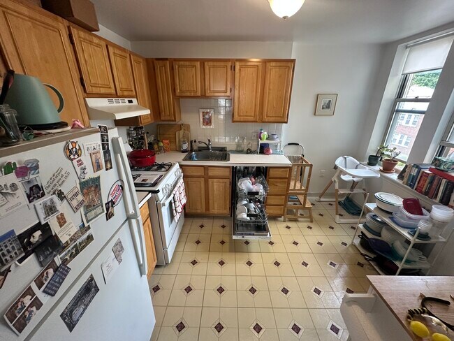 Building Photo - 14 Colborne Rd Unit 12 Rental
