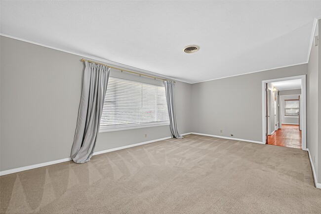 Photo - 10005 Hazelhurst Dr