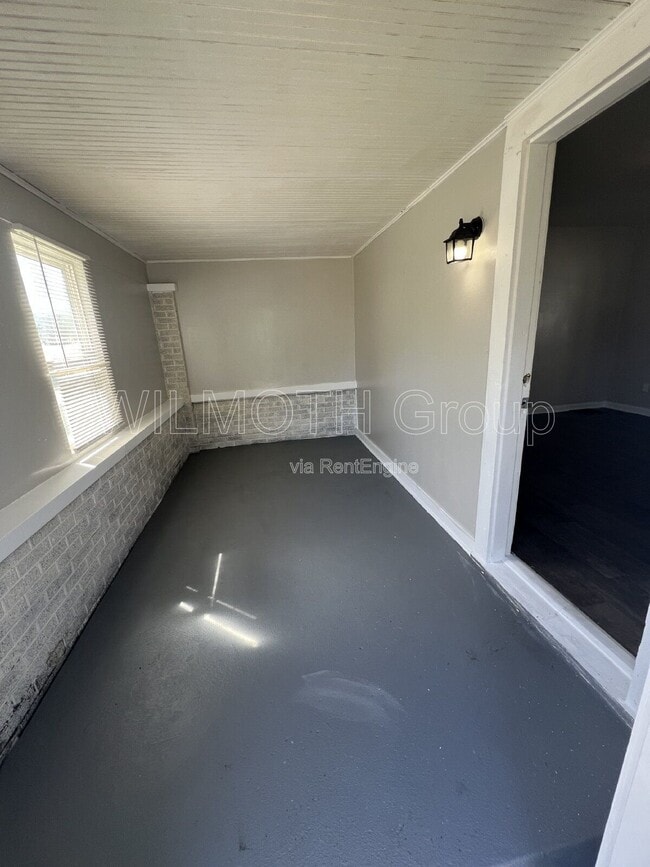 Photo - 320 N Sherman Dr