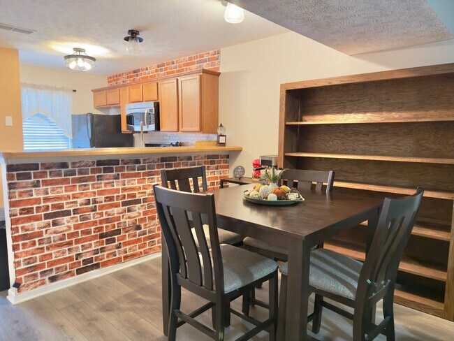 Photo - 1307 Amsterdam Ct