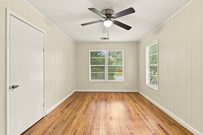 Photo - 1914 Oaklawn Dr