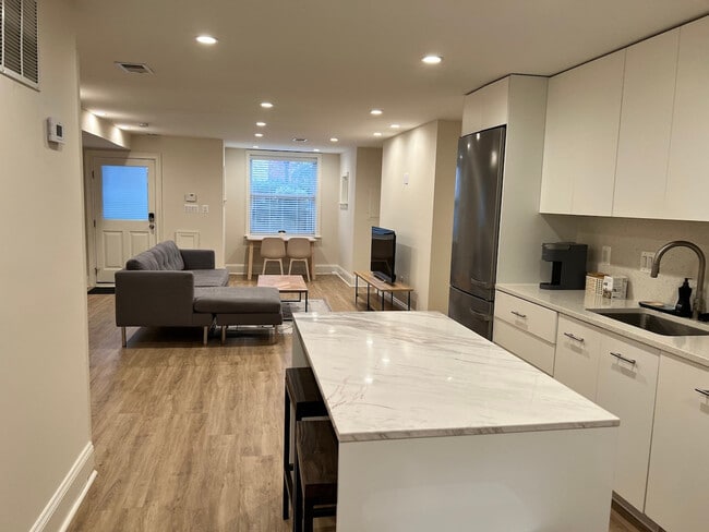 Photo - 1820 13th St NW Unidad ID1037765P