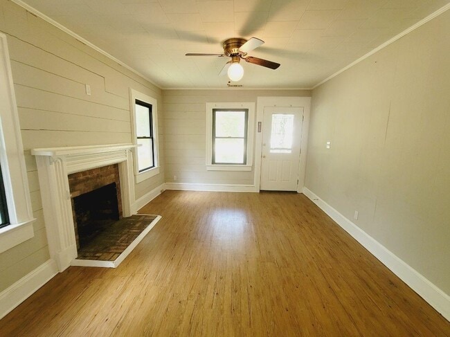 Photo - 526 N Adams St