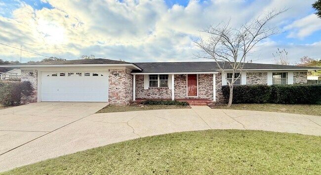 Building Photo - Charming 3-Bedroom Home + Flex Space