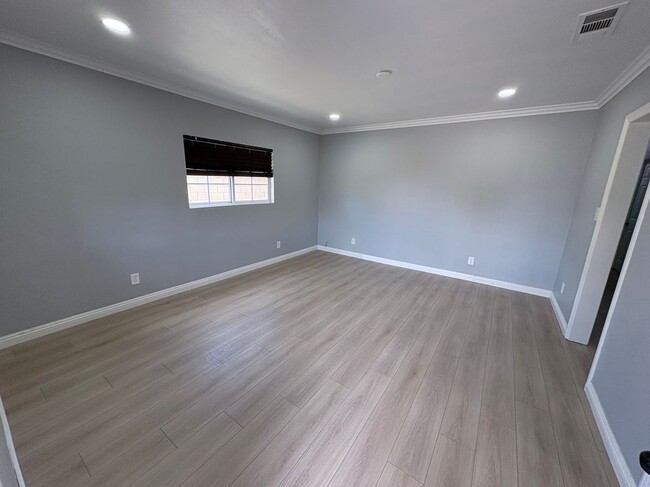 Photo - 4925 Chino Ave